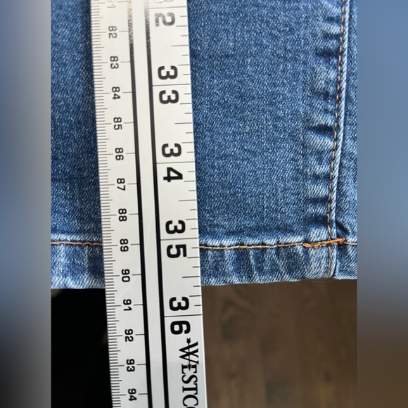 Laura Skinny Jeans Blue Denim White Floral Embroidery Size 12 Stretchy - Picture 7 of 12